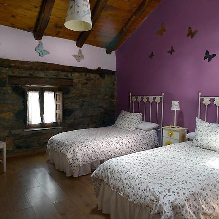 La Casita De Leire Pensionat Tamajon Exteriör bild