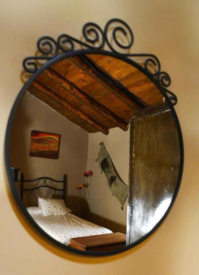 La Casita De Leire Pensionat Tamajon Exteriör bild