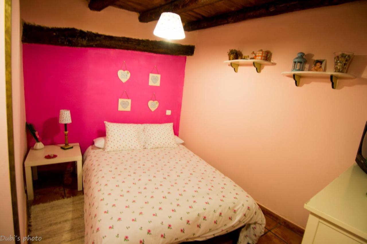 La Casita De Leire Pensionat Tamajon Exteriör bild