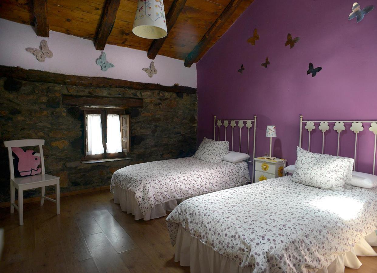La Casita De Leire Pensionat Tamajon Exteriör bild