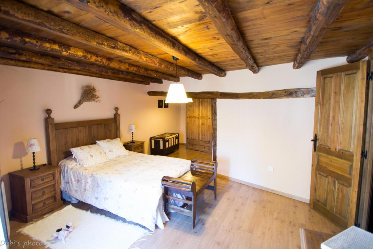 La Casita De Leire Pensionat Tamajon Exteriör bild