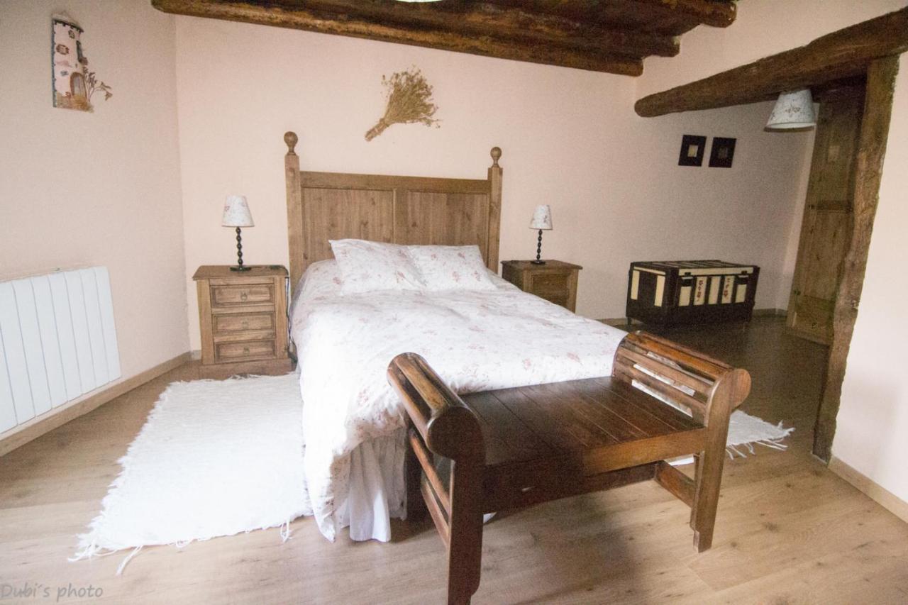La Casita De Leire Pensionat Tamajon Exteriör bild
