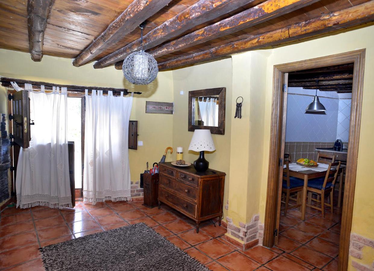 La Casita De Leire Pensionat Tamajon Exteriör bild