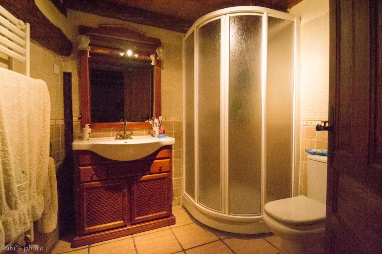 La Casita De Leire Pensionat Tamajon Exteriör bild